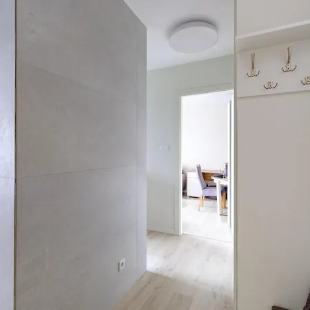 Hello Zajezdnia Wrzeszcz With Private Parking Apartament